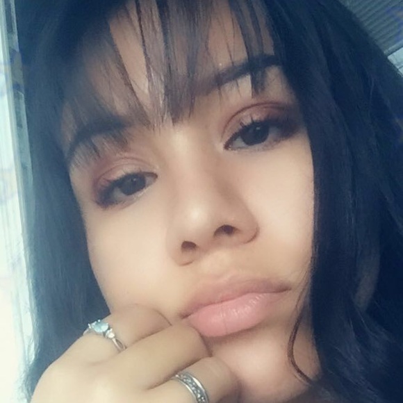 Meet your Posher, Alex - Picture 1 of 1